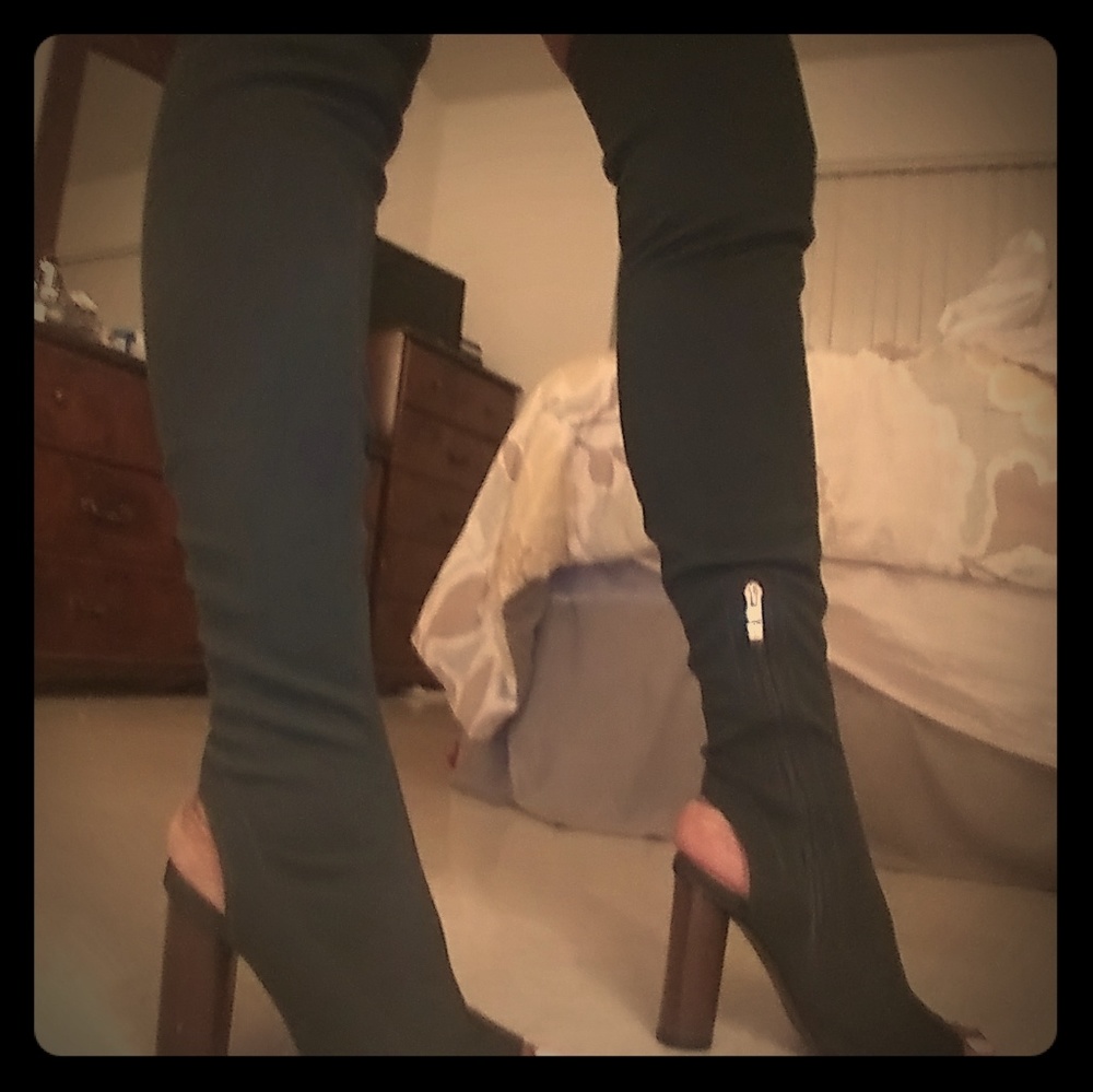 High heel boots